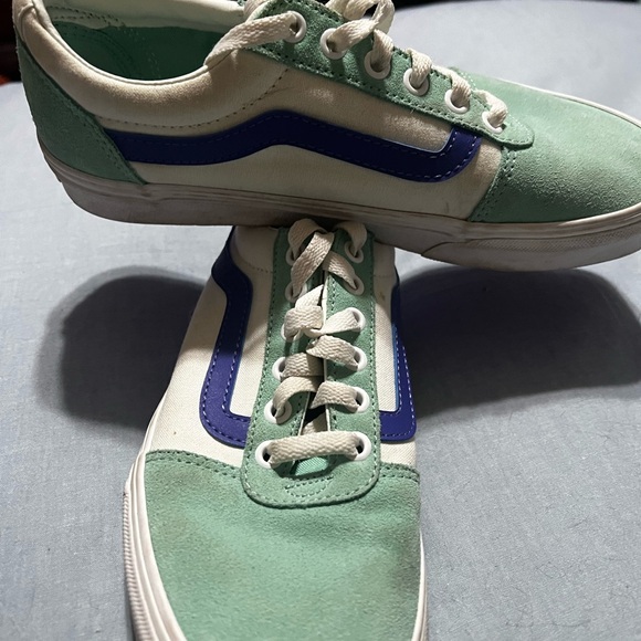 New Vans suede size 8 shoes - Picture 3 of 4